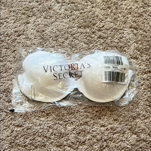 Victoria's Secret White Bra - Picture 1 of 3